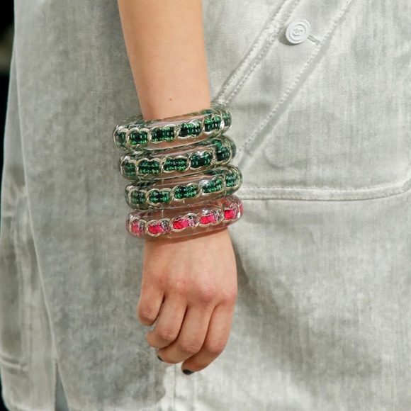 AUTH 2014 CHANEL Clear Resin Lucite Green Tweed Gold Chain Logo Bangle Bracelet - Picture 4 of 16